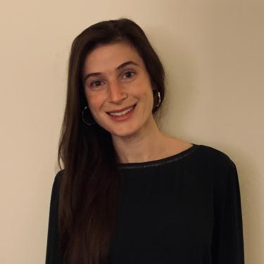 Portrait of Lia Papadopoulos.