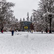 Snow day on the UO Memorial Quad