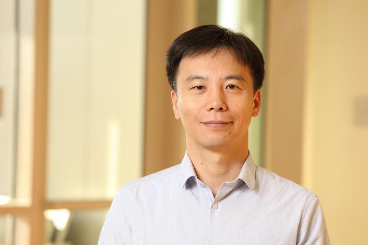 Portrait of Dr. Jianhua Cang